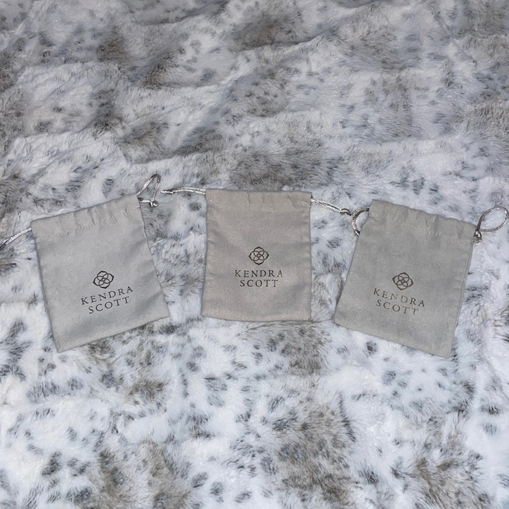 (3‎ bag set) Gray Kendra Scott dust bags
